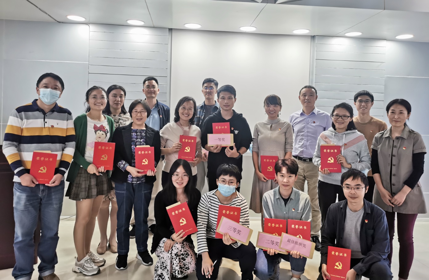 弘扬传统，书写芳华——创新研发中心党支部举办“硬笔书法”比赛