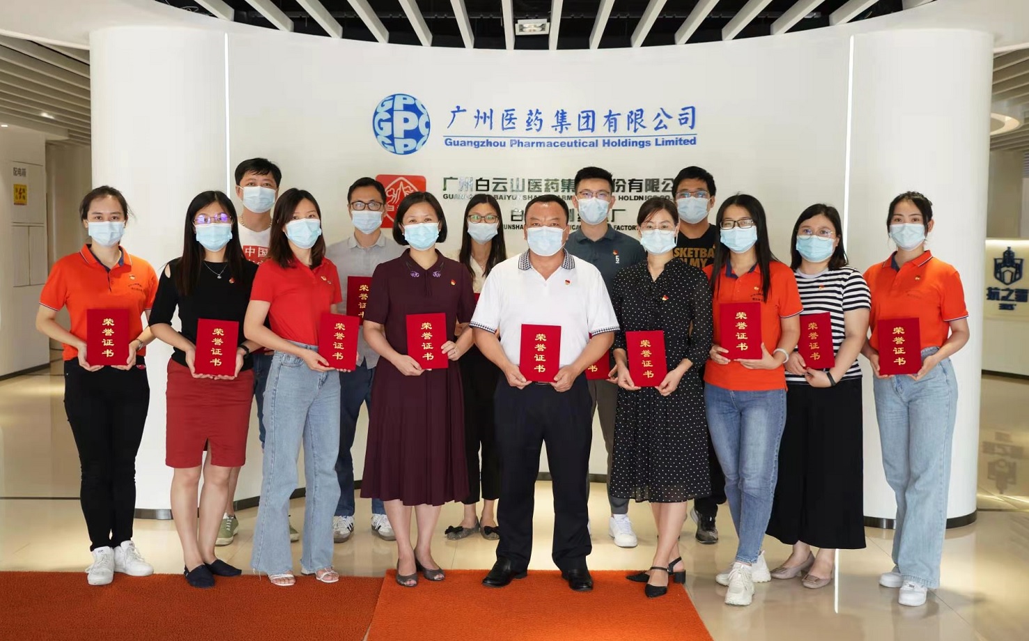 微光——致敬第五党支部最美志愿者