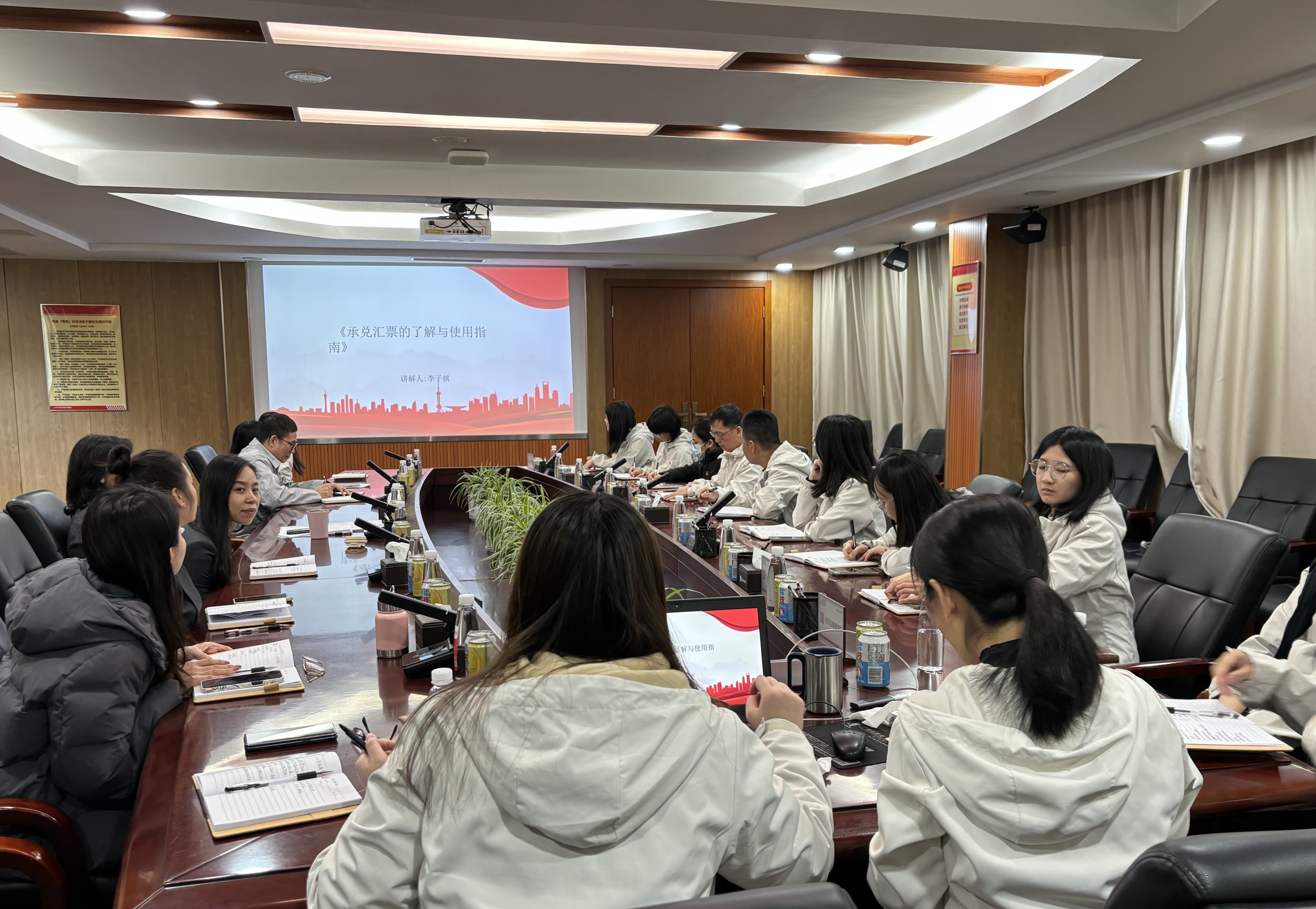 全面提升党员素养，打造学习型党支部——总厂第八党支部开展党员小课堂活动